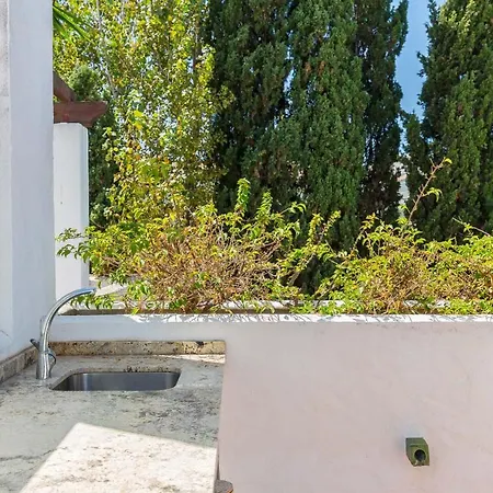 Charming Beachside Townhouse In San Pedro A Lovely Retreat Steps From The Shore Nyaraló *